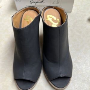 Qupid, Black Distressed, Peep Toe, Platform Heels, Size 7